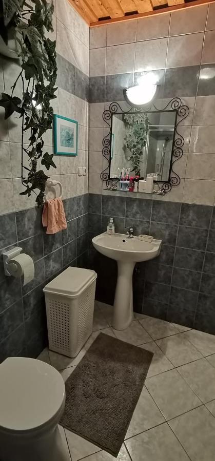 Villa Kotnyek Nyaralo Balatonkeresztúr Esterno foto
