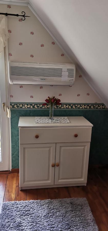 Villa Kotnyek Nyaralo Balatonkeresztúr Esterno foto
