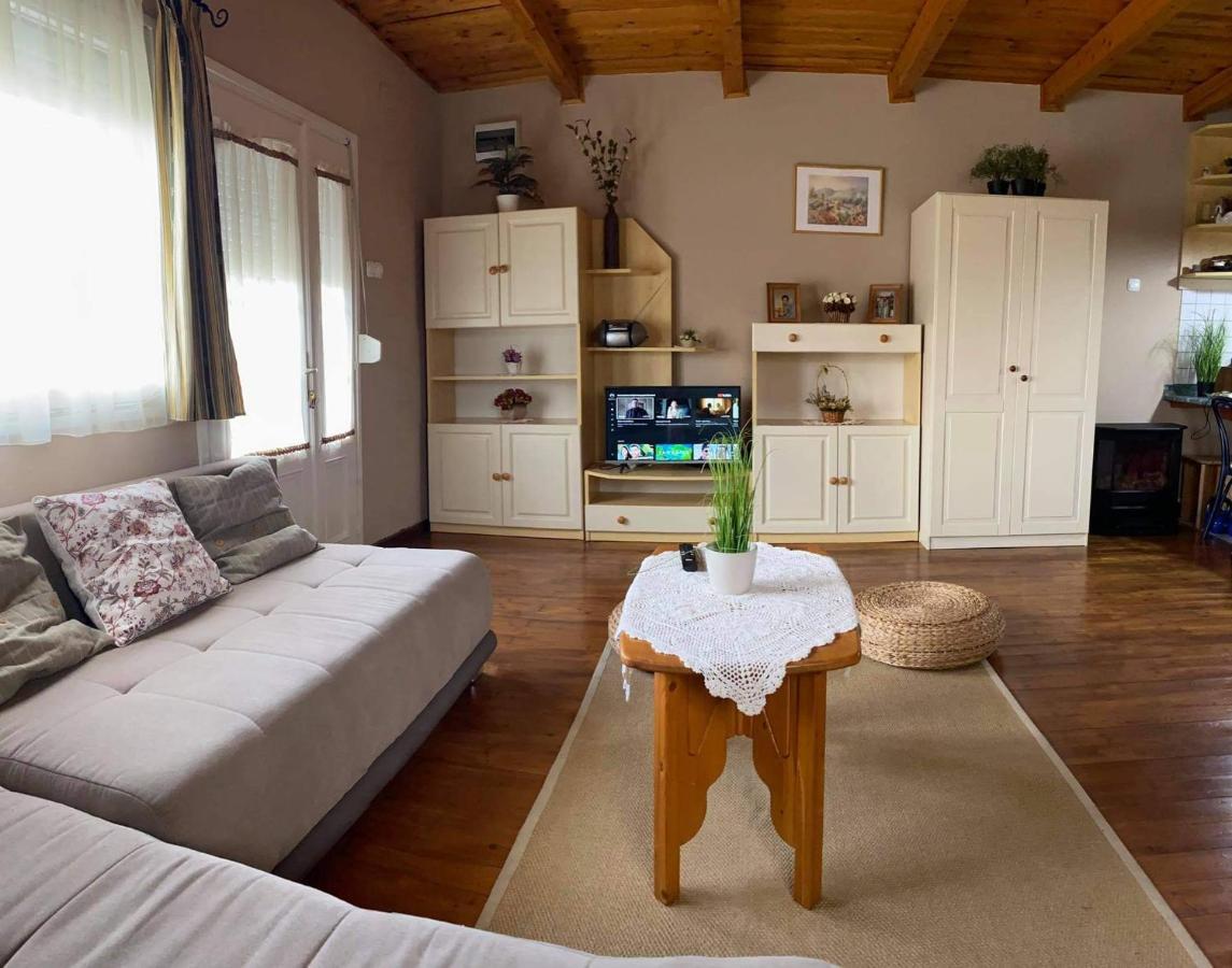 Villa Kotnyek Nyaralo Balatonkeresztúr Esterno foto